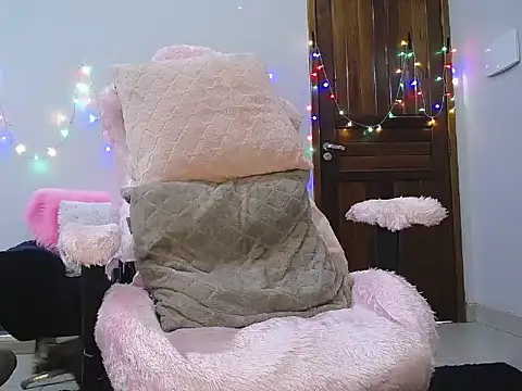 Snapshot of Irresistible24 chatting on 03/15/25, 09:41 Irresistible24 online show from 03/15/25, 09:41