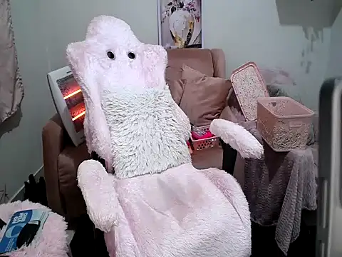 Snapshot of Irresistible24 chatting on 09/16/25, 08:59 Irresistible24 online show from 09/16/25, 08:59