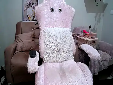 Snapshot of Irresistible24 chatting on 09/21/25, 11:23 Irresistible24 online show from 09/21/25, 11:23