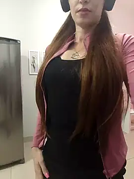 Snapshot of Irresistible24 chatting on 11/02/25, 08:44 Irresistible24 online show from 11/02/25, 08:44