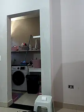 Snapshot of Irresistible24 chatting on 11/20/25, 06:51 Irresistible24 online show from 11/20/25, 06:51