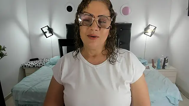 sophiahunt286 online show from 01/05/26, 08:34