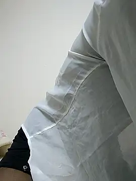 Snapshot of dmmsuzu95 chatting on 10/14/25, 05:52 dmmsuzu95 online show from 10/14/25, 05:52