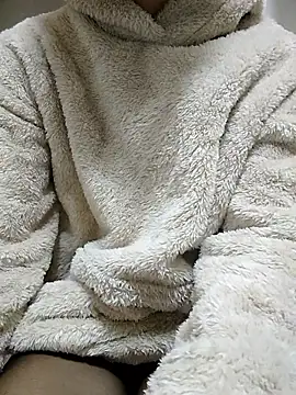 Snapshot of dmmsuzu95 chatting on 11/18/25, 09:52 dmmsuzu95 online show from 11/18/25, 09:52