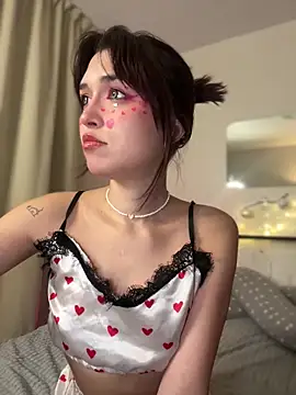 Evangeline Lawrence  online show from 03/20/25, 09:56