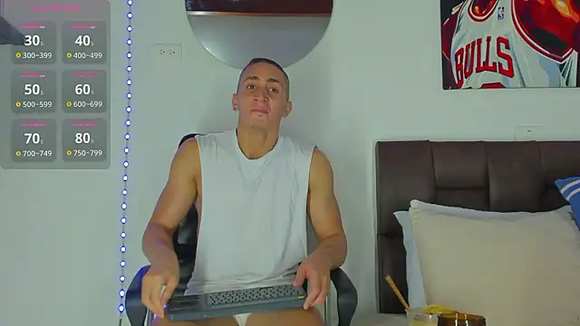 MikeRoss7777 online show from 12/02/24, 10:34