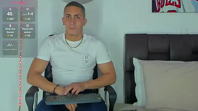 MikeRoss7777 online show from 12/19/24, 05:51