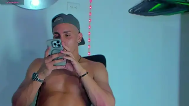 MikeRoss7777 online show from 01/11/25, 06:56