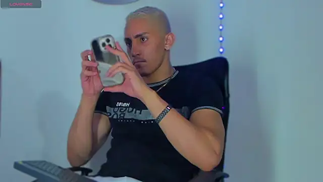 MikeRoss7777 online show from 01/26/25, 04:20