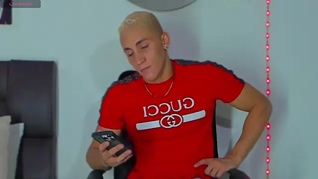 MikeRoss7777 online show from 02/23/25, 12:08