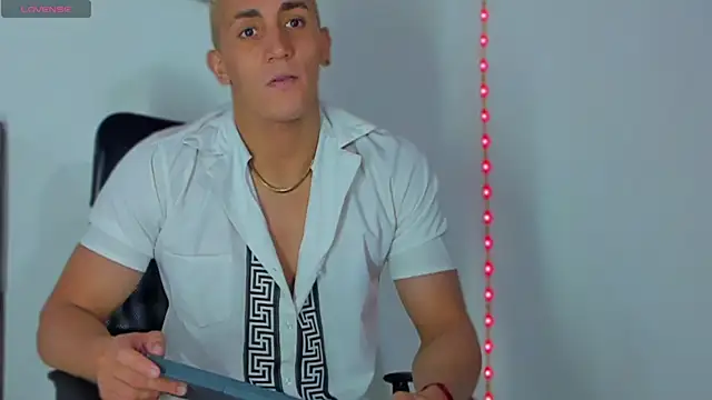 MikeRoss7777 online show from 02/24/25, 12:41