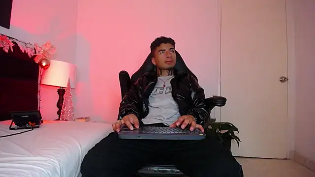 JuanCamiilo 66 online show from 01/02/25, 03:58