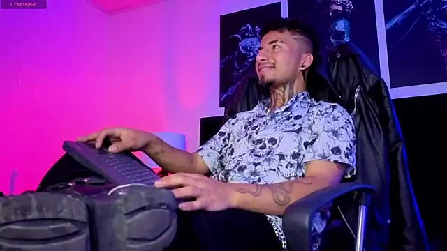 JuanCamiilo 66 online show from 03/21/26, 02:27