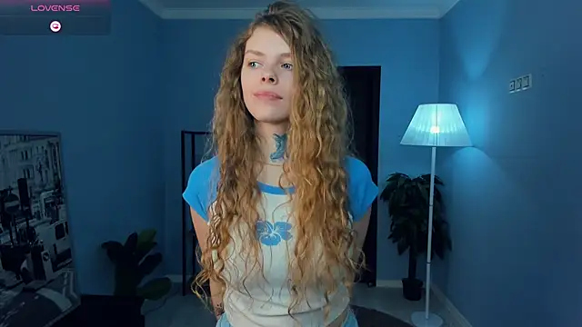 RayaNenlia online show from 02/03/26, 06:40