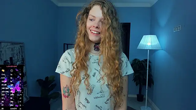 RayaNenlia online show from 02/15/26, 05:15