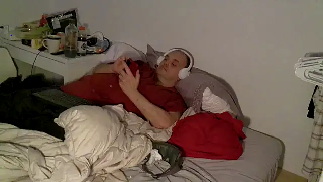 caressonnous online show from 10/23/25, 07:12