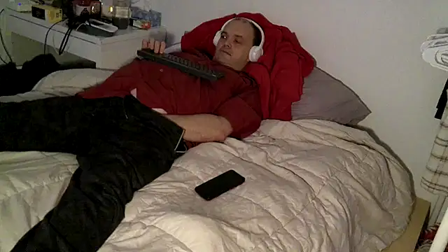 caressonnous online show from 10/24/25, 01:07