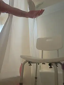 caressonnous online show from 11/03/25, 03:46