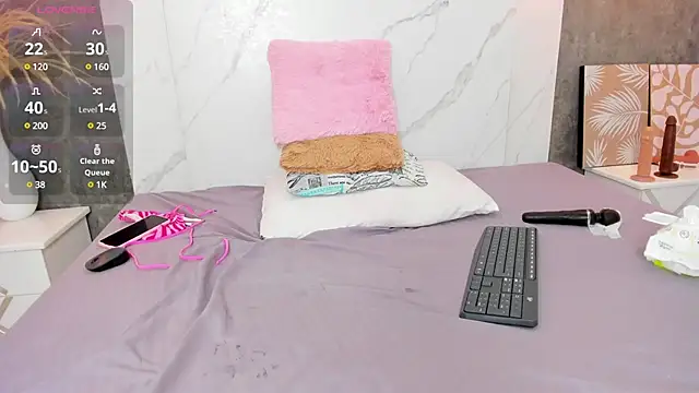 Snapshot of AfroditaRoy chatting on 01/05/25, 11:44 AfroditaRoy online show from 01/05/25, 11:44