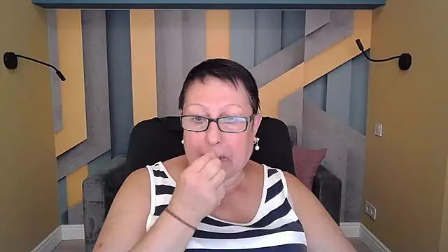 BarbaraTurners online show from 09/15/25, 06:41