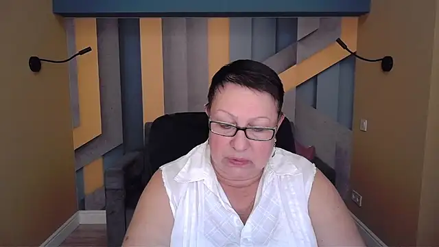 BarbaraTurners online show from 11/21/25, 07:34