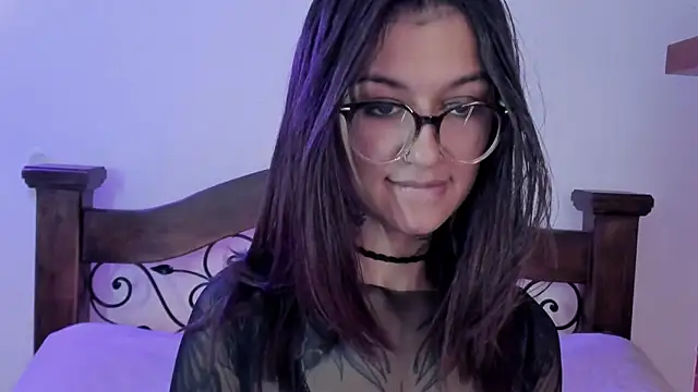 Snapshot of noemi_foxxx chatting on 12/14/24, 10:24 noemi foxxx online show from 12/14/24, 10:24