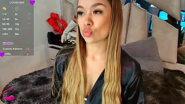 Natalyefoster online show from 11/21/25, 06:50