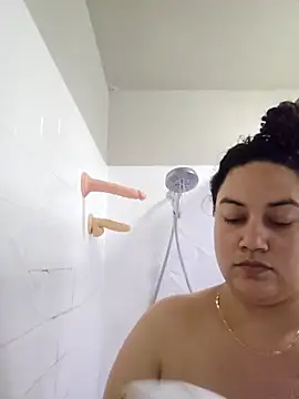 Snapshot of honeeyyy_pot chatting on 02/21/26, 06:58 honeeyyy pot online show from 02/21/26, 06:58