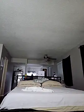 Snapshot of honeeyyy_pot chatting on 02/25/26, 06:45 honeeyyy pot online show from 02/25/26, 06:45