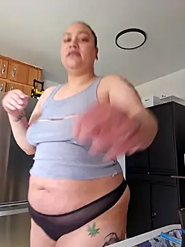 Snapshot of honeeyyy_pot chatting on 03/19/26, 07:29 honeeyyy pot online show from 03/19/26, 07:29