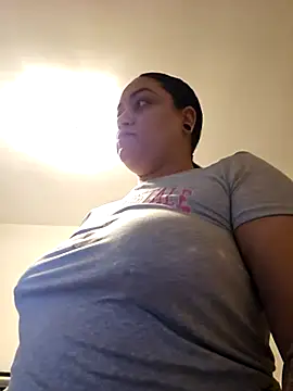 Snapshot of honeeyyy_pot chatting on 03/26/26, 06:52 honeeyyy pot online show from 03/26/26, 06:52