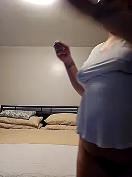 Snapshot of honeeyyy_pot chatting on 04/07/26, 05:41 honeeyyy pot online show from 04/07/26, 05:41