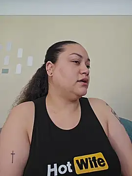 Snapshot of honeeyyy_pot chatting on 04/14/26, 07:53 honeeyyy pot online show from 04/14/26, 07:53