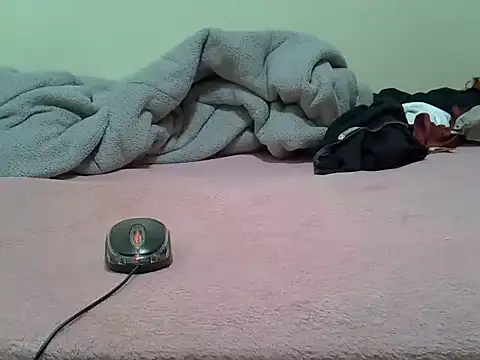 prettyviel online show from 09/15/25, 10:26