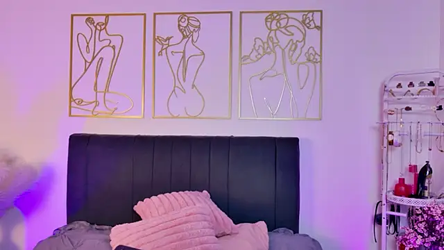 summer holiday online show from 09/19/25, 07:21