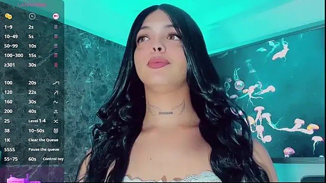 Emmaa Saenz  online show from 09/25/25, 05:49