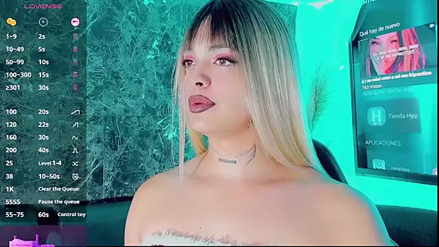 Emmaa Saenz  online show from 12/22/25, 08:17