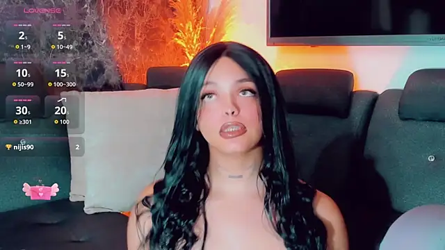 Emmaa Saenz  online show from 05/19/26, 01:56