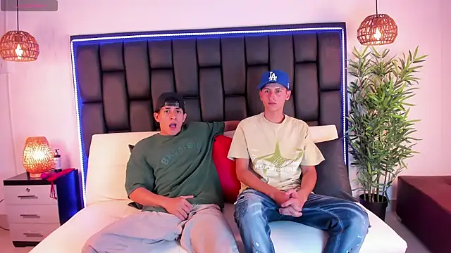 Crazy nigth01 online show from 10/27/25, 02:04