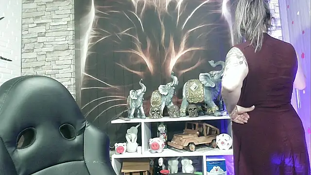 Snapshot of charlotedoll chatting on 01/12/25, 02:24 charlotedoll online show from 01/12/25, 02:24