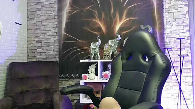 Snapshot of charlotedoll chatting on 01/12/25, 08:36 charlotedoll online show from 01/12/25, 08:36