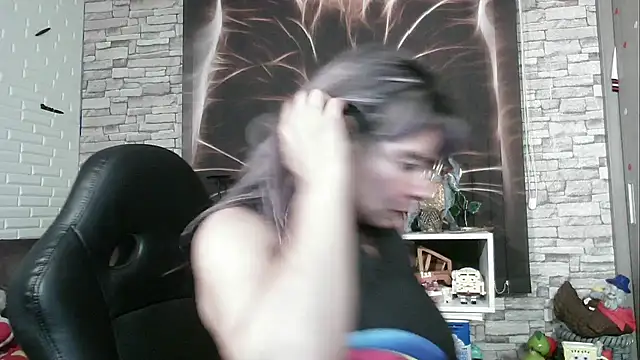 Snapshot of charlotedoll chatting on 09/12/25, 04:12 charlotedoll online show from 09/12/25, 04:12