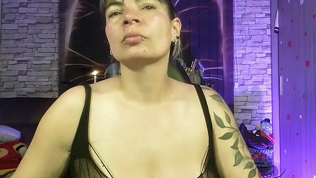 Snapshot of charlotedoll chatting on 09/19/25, 03:08 charlotedoll online show from 09/19/25, 03:08