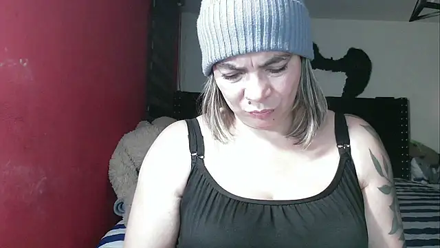 Snapshot of charlotedoll chatting on 02/08/26, 01:42 charlotedoll online show from 02/08/26, 01:42