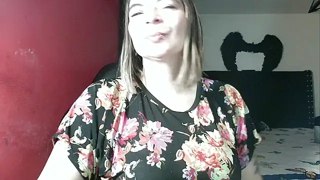 Snapshot of charlotedoll chatting on 02/15/26, 12:40 charlotedoll online show from 02/15/26, 12:40