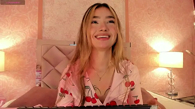 Arianavillada online show from 11/18/25, 03:23