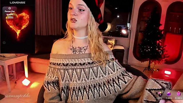 Snapshot of misschloe__ chatting on 12/12/24, 11:14 misschloe online show from 12/12/24, 11:14