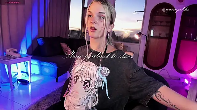 Snapshot of misschloe__ chatting on 01/27/25, 11:22 misschloe online show from 01/27/25, 11:22