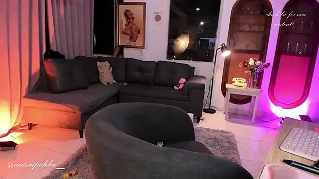 Snapshot of misschloe__ chatting on 02/18/25, 01:54 misschloe online show from 02/18/25, 01:54