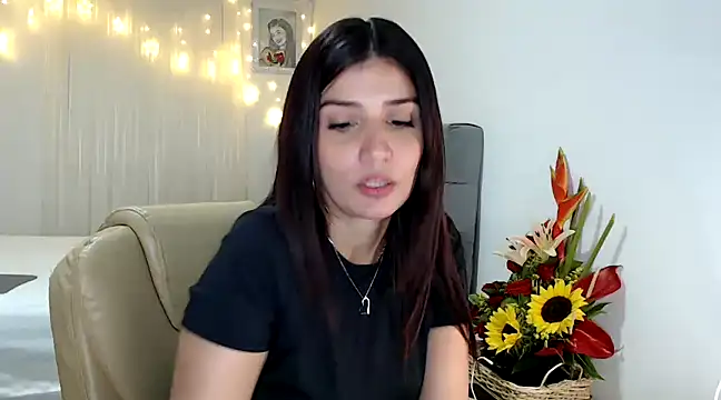 Snapshot of ZajiraShane chatting on 12/10/24, 10:38 ZajiraShane online show from 12/10/24, 10:38